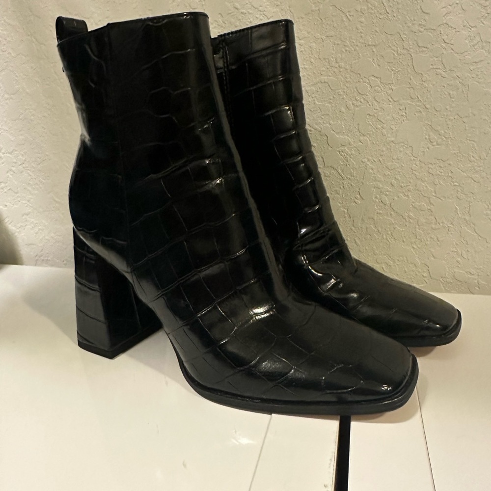 Circus by Sam Edelman gator print boots 7.5 never worn!